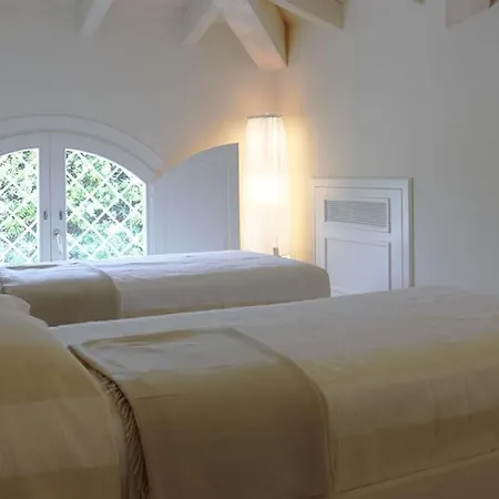 Villa The Pool In Dei Marmi *